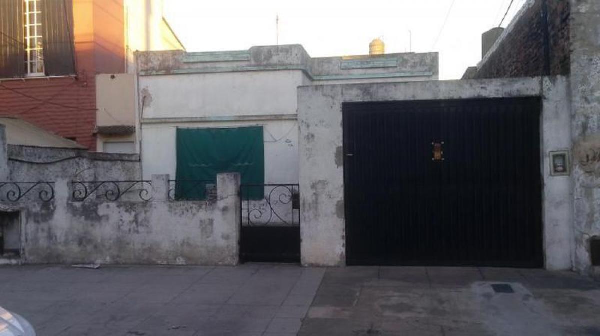 2 bedrooms House in Tres de Febrero, Argentina No. 4607