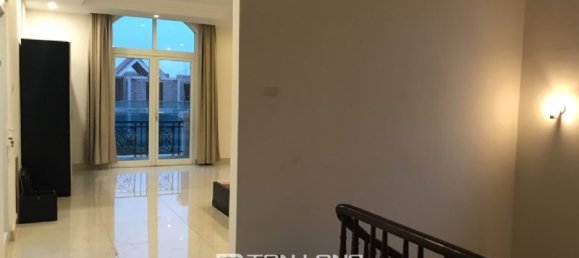 4 bedrooms Villa in Long Bien, Vietnam No. 982 7