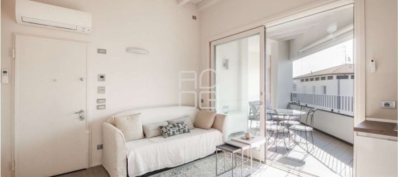 2 bedrooms Apartment in Desenzano del Garda, Italy No. 365370 2
