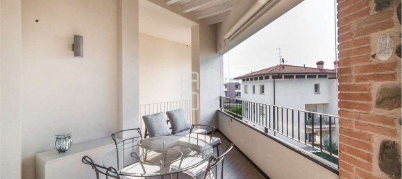 2 bedrooms Apartment in Desenzano del Garda, Italy No. 365370 4