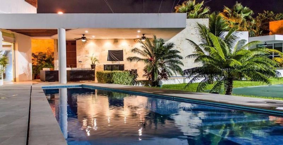 6 bedrooms House in Mexico No. 179800