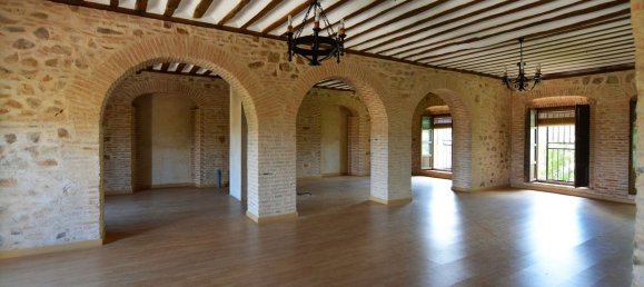 4 bedrooms House in Piedrabuena, Spain No. 69036 4