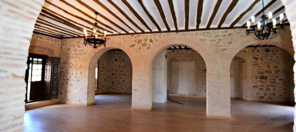 4 bedrooms House in Piedrabuena, Spain No. 69036 5