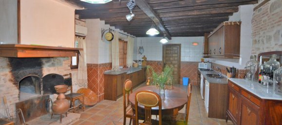 4 bedrooms House in Piedrabuena, Spain No. 69036 39