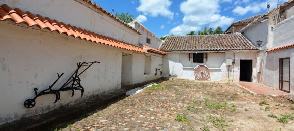 4 bedrooms House in Piedrabuena, Spain No. 69036 17