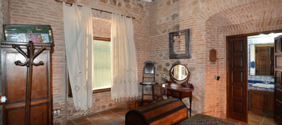 4 bedrooms House in Piedrabuena, Spain No. 69036 40