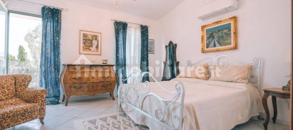 Вилла с 3 спальнями в Орозеи, Италия № 87862 26