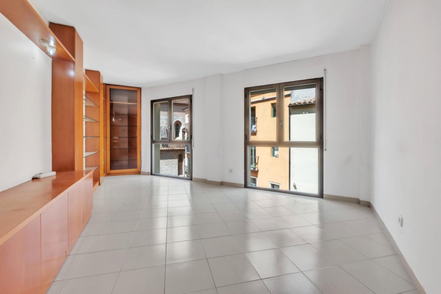 2 bedrooms Apartment in Girona, Spain No. 171020