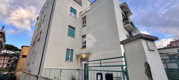 2 rooms Apartment in Rome, Italy No. 14802 2