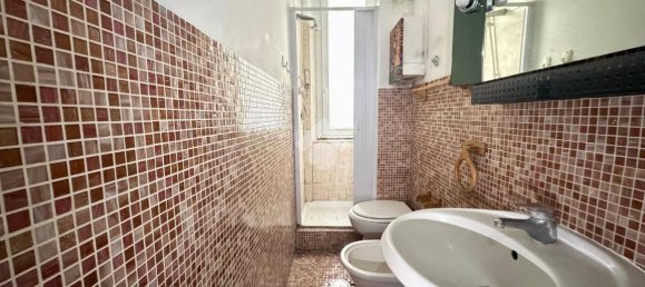 2 rooms Apartment in Rome, Italy No. 14802 9