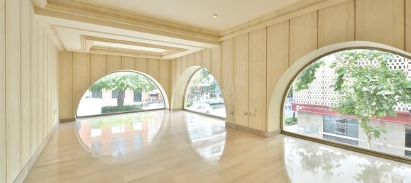 375m² Commercial property in Marbella, Spain No. 109812 4