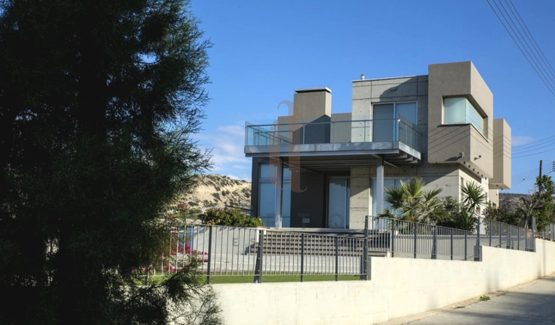 Villa de 7 dormitorios en Mesa Geitonia, Cyprus No. 18727