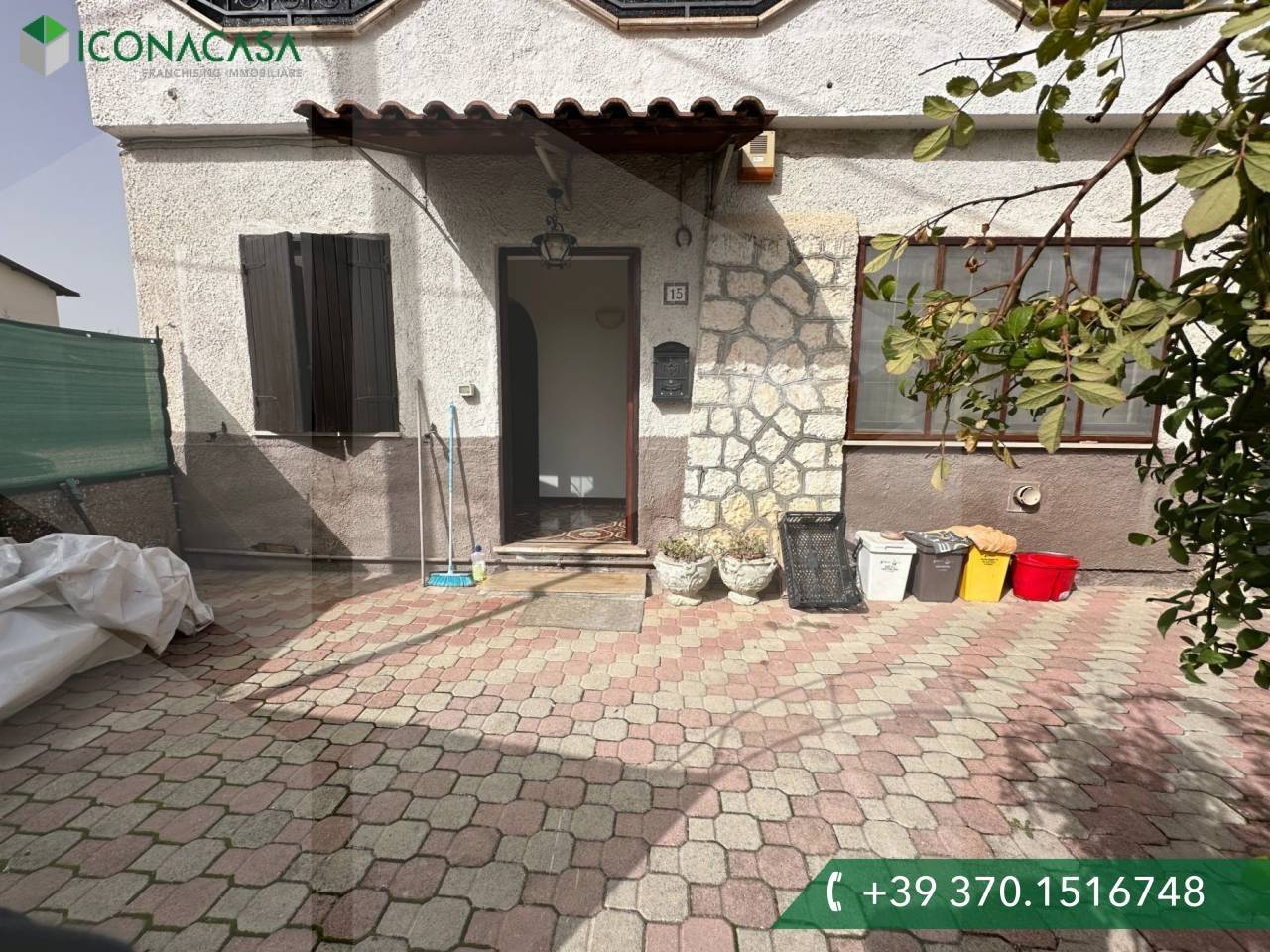 Apartamento de 3 dormitorios en Avezzano, Italy No. 22645