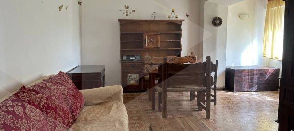 Apartamento de 3 dormitorios en Avezzano, Italy No. 22645 4