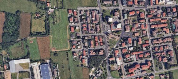 1 room Garage in Seregno, Italy No. 295838 2