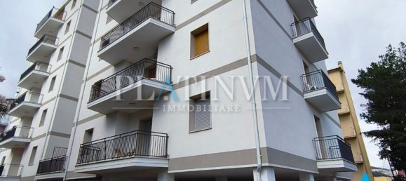 Apartamento T7 em San Giovanni Rotondo, Italy N.º 362482 2