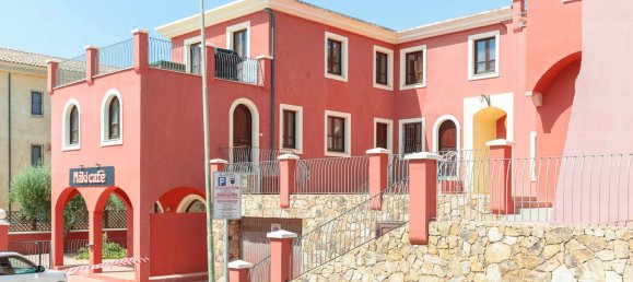 Коммерческая недвижимость с 1 комнатой в Гольфо Аранчи, Италия № 43760 6