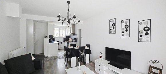 3 bedrooms House in Pinon, France No. 181240 3