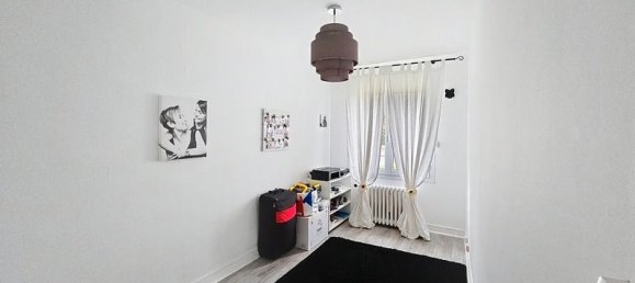 3 bedrooms House in Pinon, France No. 181240 9