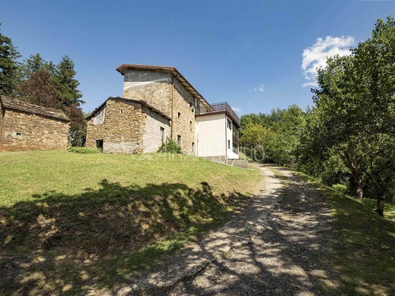 6 rooms House in Palagano, Italy No. 220667