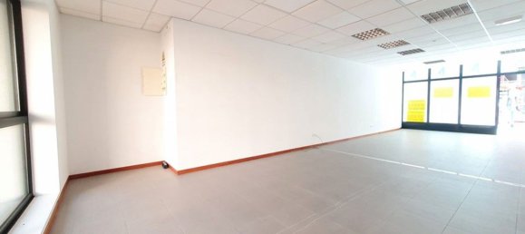  عقار تجاري في A Coruna, Spain 52متر مربع رقم 38475 11