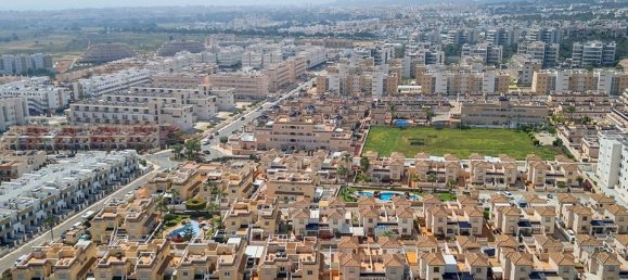 Bungalow de 3 dormitorios en Alicante, Spain No. 178169 36