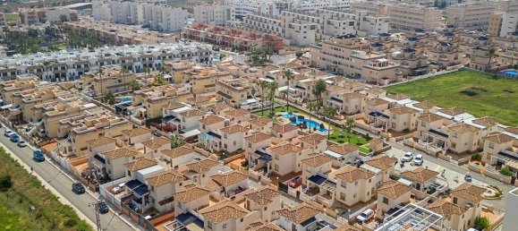 Bungalow de 3 dormitorios en Alicante, Spain No. 178169 35