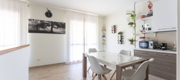 3 bedrooms Duplex in Milan, Italy No. 364922 5