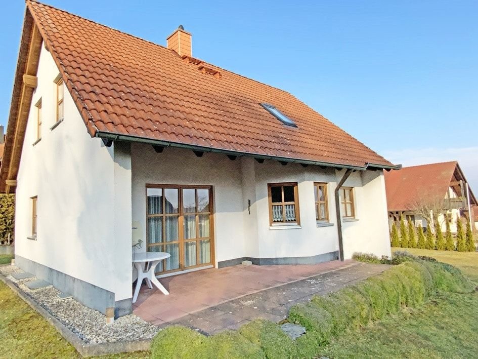 Дом с 4 комнатами в Treuchtlingen, Германия № 64147