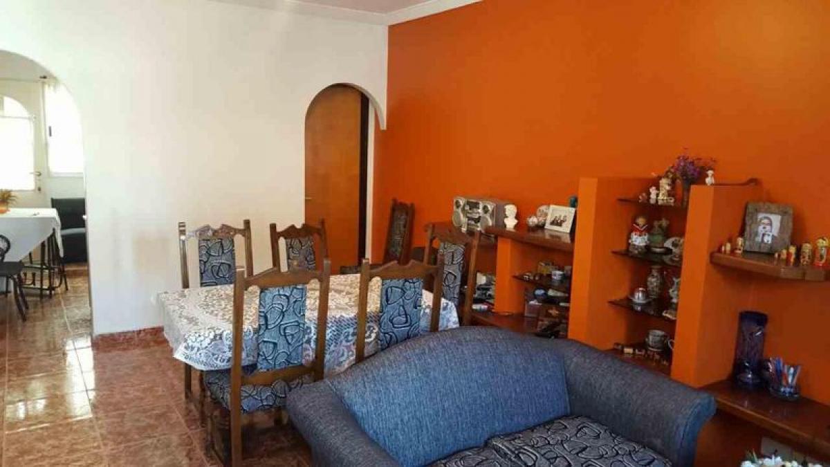 Casa T2 em Moron, Argentina N.º 21408