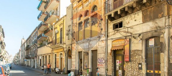 1غرفة عقار تجاري في Catania, Italy رقم 265365 2