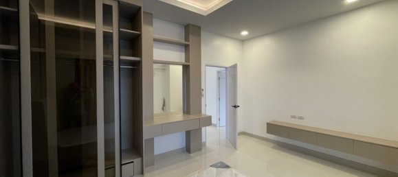 Дом с 4 спальнями в Банг Ламунг, Таиланд № 26277 16