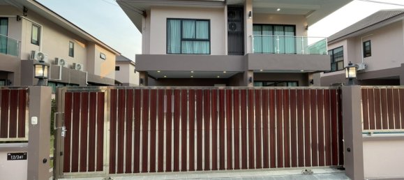 Дом с 4 спальнями в Банг Ламунг, Таиланд № 26277 2