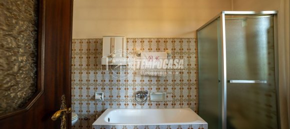 4 bedrooms Villa in Paruzzaro, Italy No. 362555 18