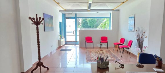 Propiedad comercial de 1 habitación en Pordenone, Italy No. 360148 3