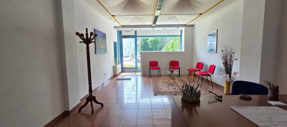 Propiedad comercial de 1 habitación en Pordenone, Italy No. 360148 4