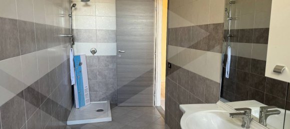 3 rooms Apartment in Cimitile, Italy No. 23172 9