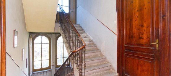 Вилла с 14 комнатами в Кастелламонте, Италия № 124259 9