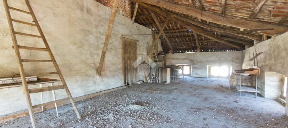 Вилла с 14 комнатами в Кастелламонте, Италия № 124259 6