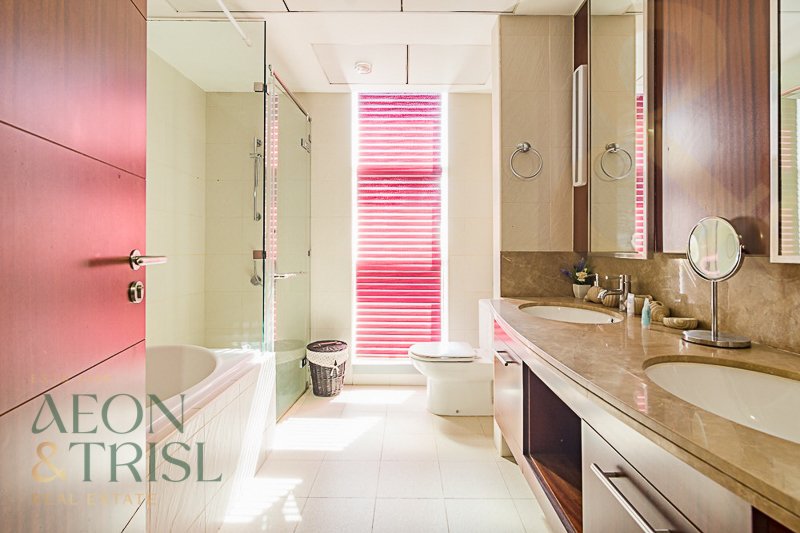 3 bedrooms Apartment in Downtown Dubai (Downtown Burj Dubai), UAE No. 105031