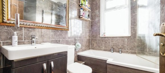 3 Schlafzimmer Haus in East Ham, United Kingdom, Nr. 11388 12