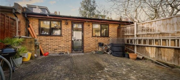 3 Schlafzimmer Haus in East Ham, United Kingdom, Nr. 11388 8