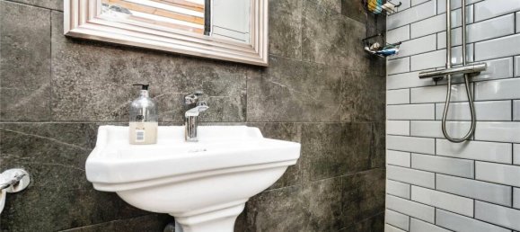 3 Schlafzimmer Haus in East Ham, United Kingdom, Nr. 11388 14