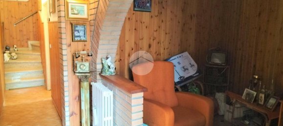 3 bedrooms House in Fano, Italy No. 151841 3