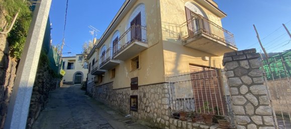 3 rooms Apartment in Castellammare di Stabia, Italy No. 84090 4