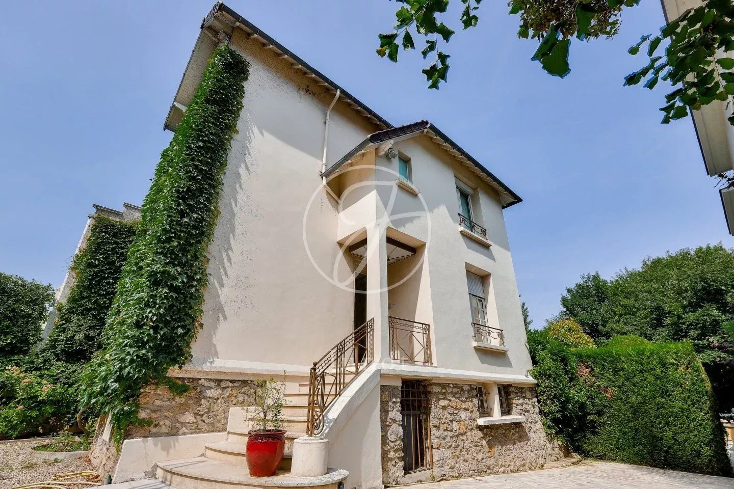 4 bedrooms House in Saint-Cloud, France No. 322961