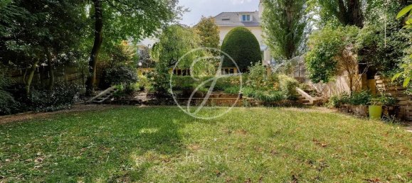 4 bedrooms House in Saint-Cloud, France No. 322961 4