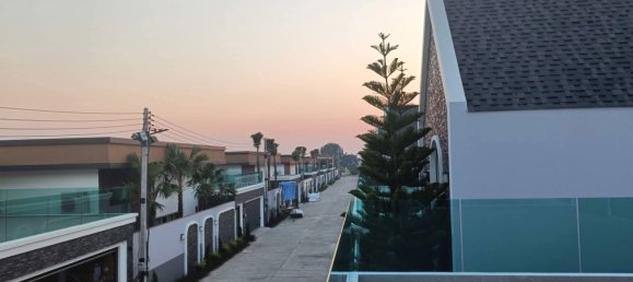 4 bedrooms Villa for sale in Pattaya, Chonburi, Eastern Thailand, Thailand № 144655 3