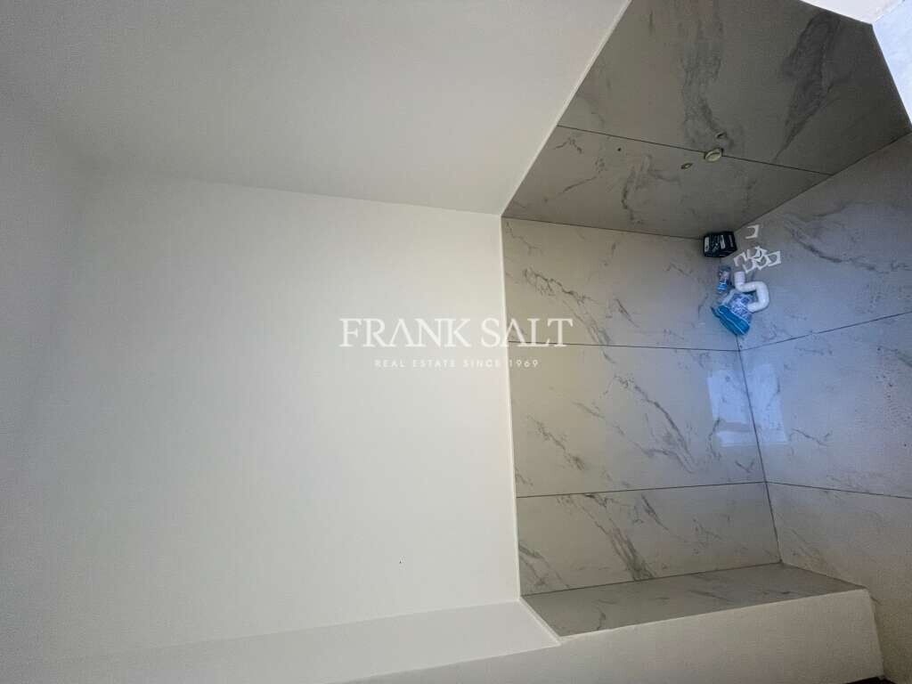 Bureau à Msida, Malta No. 13164