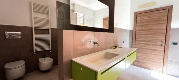 2 Schlafzimmer Villa in Gonzaga, Italy, Nr. 263371 7